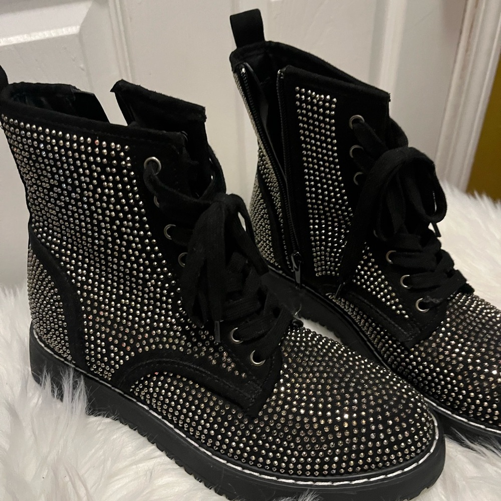 Black boot size 7